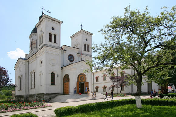 Manastirea Bistrita - Valcea - Biserici si Manastiri din Romania