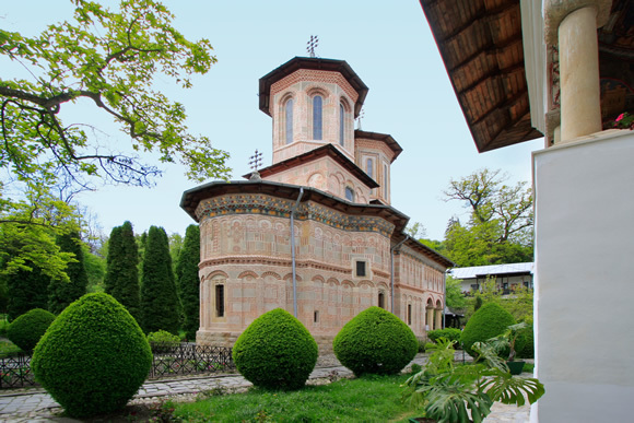 Biserica Manastirii Dintr-un Lemn - Biserici si Manastiri din Romania