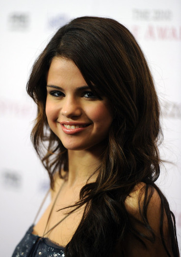 Selena+Gomez+2010+Style+Awards+Arrivals+C60lsINc5mTl - disney actress