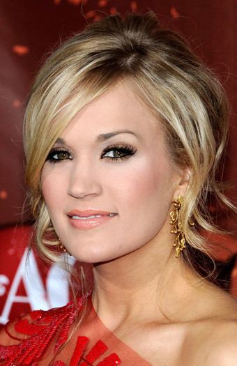 Carrie+Underwood+Makeup+Metallic+Eyeshadow+ukvCRoTizvsl