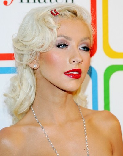 Christina+Aguilera+Makeup+Metallic+Eyeshadow+U0PPdruaq13l - Make up-actress