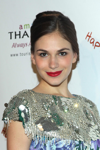 Jennifer+Missoni+Makeup+Red+Lipstick+Jxp05zzDuyHl - Make up-actress
