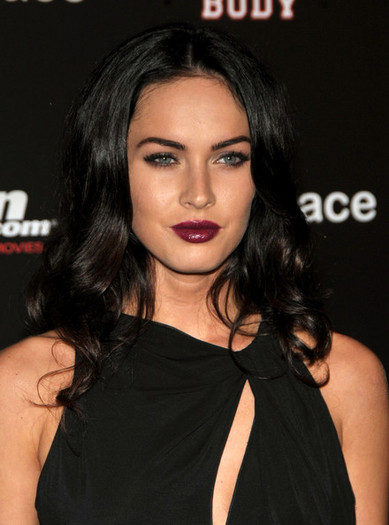 Megan+Fox+Makeup+Berry+Lipstick+rbtz_C9NsVpl