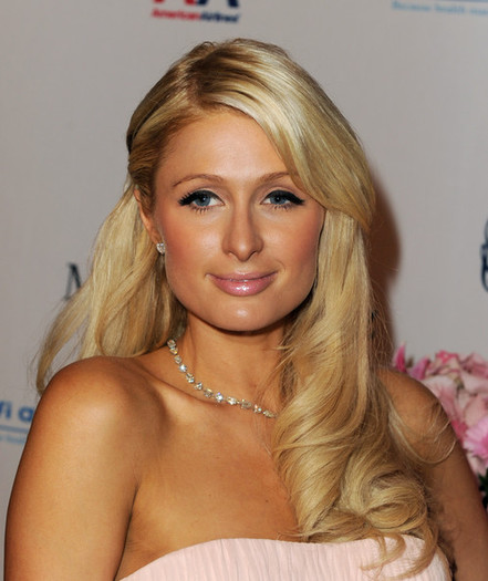 Paris+Hilton+Makeup+Retro+Eyes+_ZjysM-e_K2l