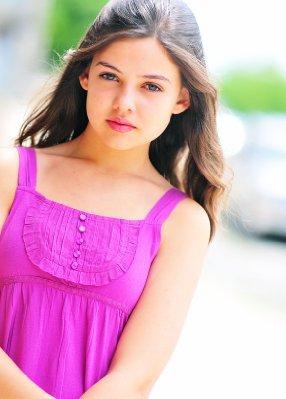 Danielle-Campbell-1272241142 - poze