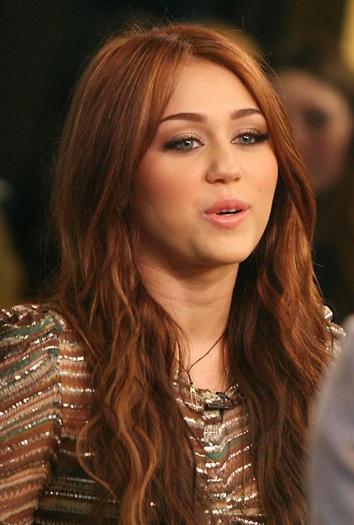 Miley_Cyrus_promotes_f3ad - poze