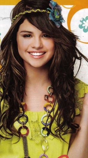 selena-chweety-3-selena-gomez-13892812-360-640[1]