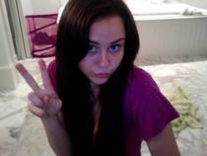 Miley(3 voturi) - 0 A CONCURS