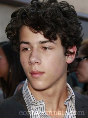 nick_jonas_2076551 - Nick Jonas