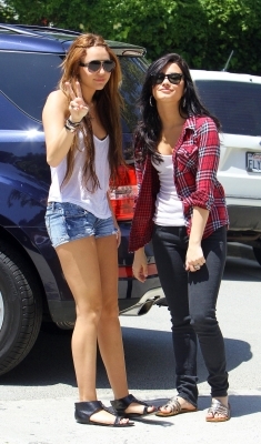  - x Hanging out with Demi Lovato in Beverly Hills - 25th April 2010