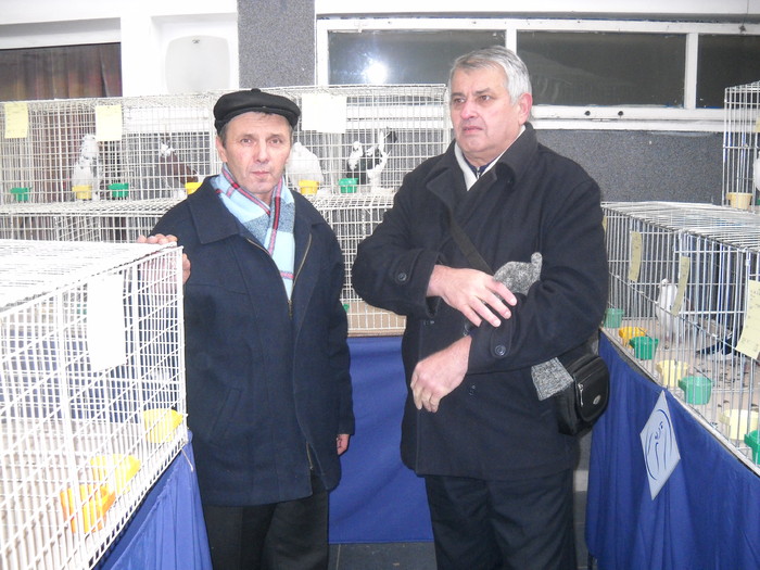 Cu primul pacalit la intrare.A luat bilet - EXPO BISTRITA 2010