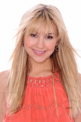 Chelsea Staub (51)
