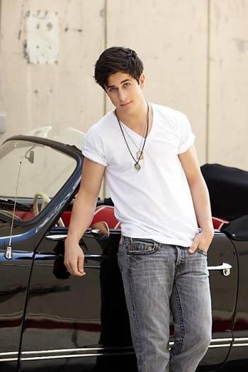 David Henrie (15) - David Henrie