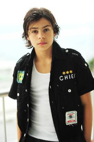 Jake T Austin (17)