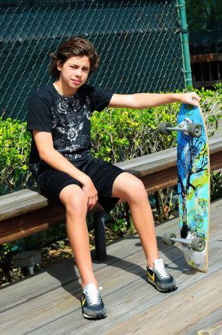 Jake T Austin (19)