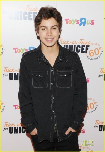 Jake T Austin (34) - Jake T Austin