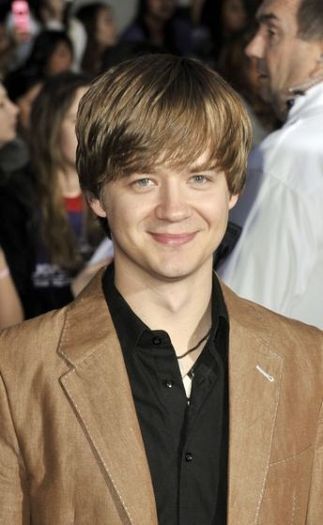 Jason Earles (10)
