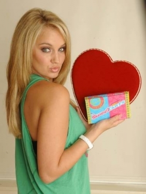 Tiffany Thorthon (68)