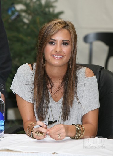 Demi Lovato (212)