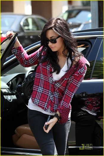 Demi Lovato (291)