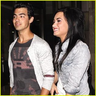Demi and Joe (47)