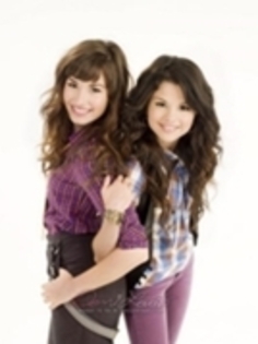 2 - Selena Gomez si Demi Lovato sedinta photo1