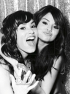 5 - Selena Gomez si Demi Lovato sedinta photo2