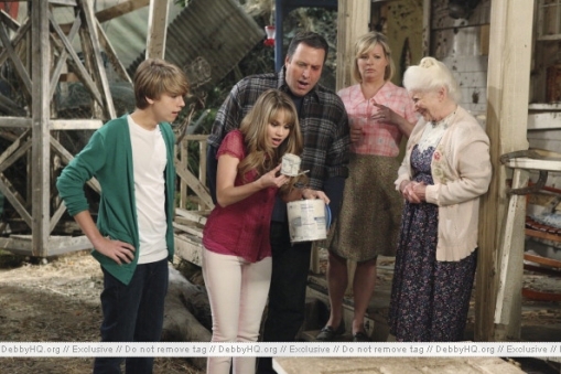 normal_10 - The Suite Life on Deck 2008-2010 - Season 3 - Episode - 17 - 19 - Twister - Kettle