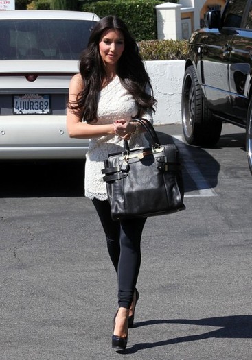 Kim+Kardashian+Oversized+Bags+Oversized+Satchel+2uipj2cAa-0l