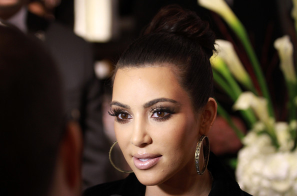 Kim+Kardashian+Hoop+Earrings+Gold+Hoops+87nF_yw4Rc7l