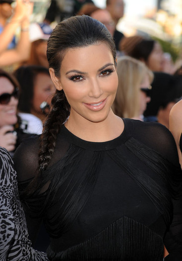 Kim+Kardashian+Long+Hairstyles+Long+Braided+Hairstyle+sBg5xt6mvQYl