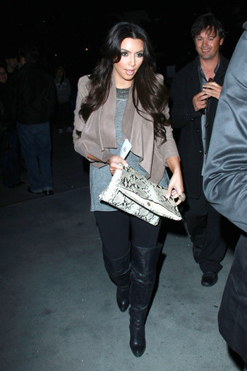 Kim+Kardashian+Clutches+Printed+Clutch+H3G5UR-kpj4l