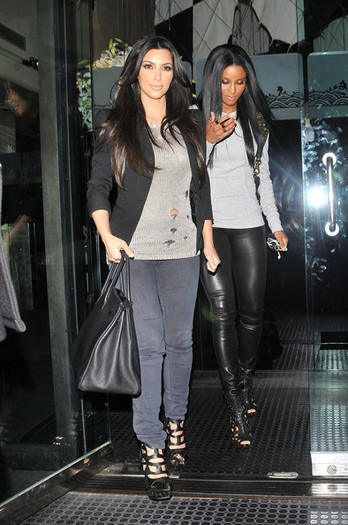 Kim+Kardashian+Tote+Bags+Leather+Tote+uXJuthr4cQ2l