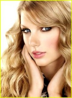 taylor-swift-allure-december-222x300 - Taylor Swift in Revista ALLURE