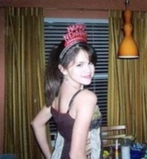 13333311_TQVJEAGCL - Selena Gomez