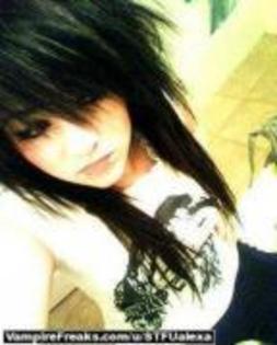 23579687_XQYMVGTBT - emo girl