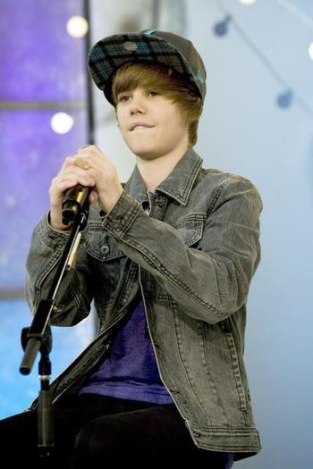 justin-bieber-306900l - Justin Bieber00