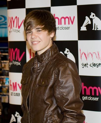 justin-bieber-973774l