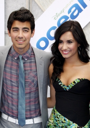 Demi & Joe (16)