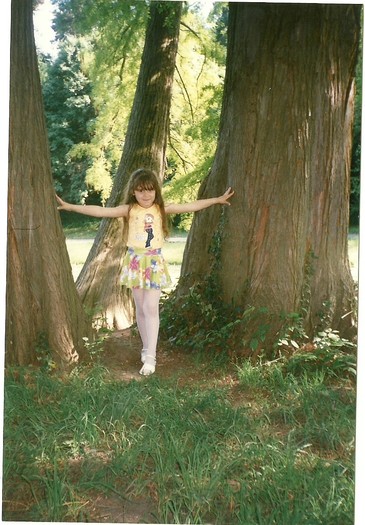 eu intre copaci - poze cu mine