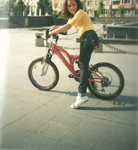 eu pe bicicleta - poze cu mine