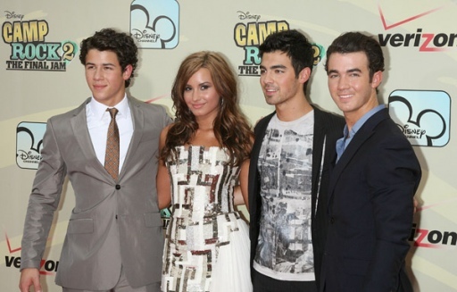 Demi & Jonas (12)