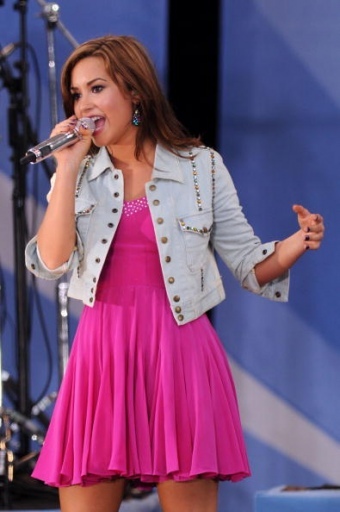 Demi (14) - Demi in concert