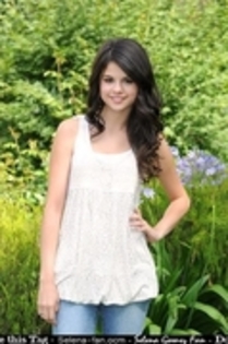 20498155_NBTNWBFSF - Selena Gomez-sedinta photo32