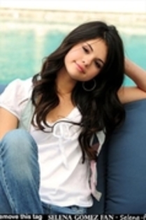 20519635_YFDTGCHRL - Selena Gomez-sedinta photo40