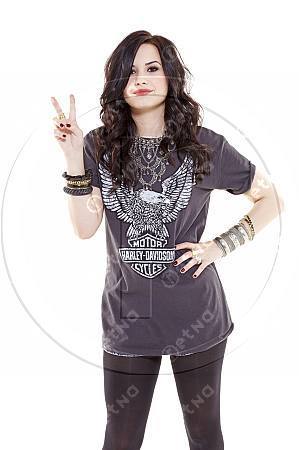 Demi (12)