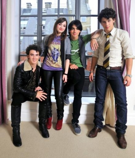 Demi & Jonas (4) - Demi and Jonas