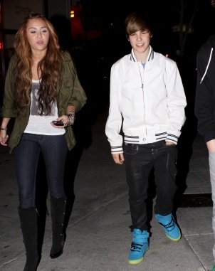  - x At Ari Ya Sushi with Justin Bieber - 10th May 2010