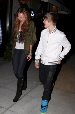  - x At Ari Ya Sushi with Justin Bieber - 10th May 2010