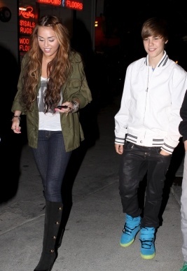  - x At Ari Ya Sushi with Justin Bieber - 10th May 2010